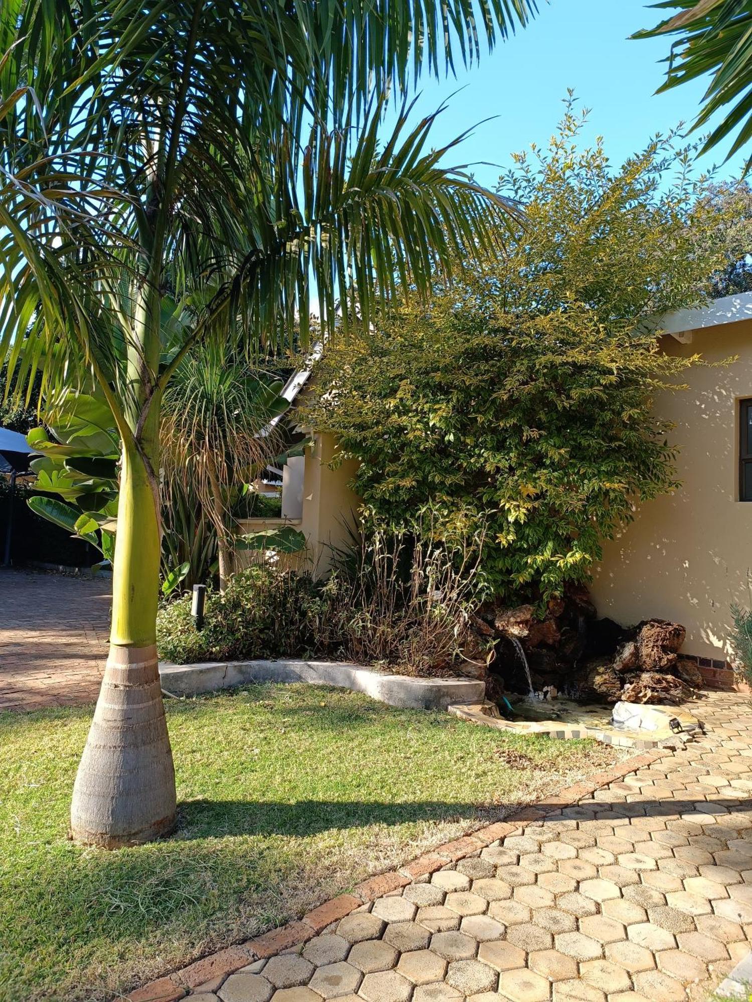 Jacaranda Hotel Harare Ngoại thất bức ảnh