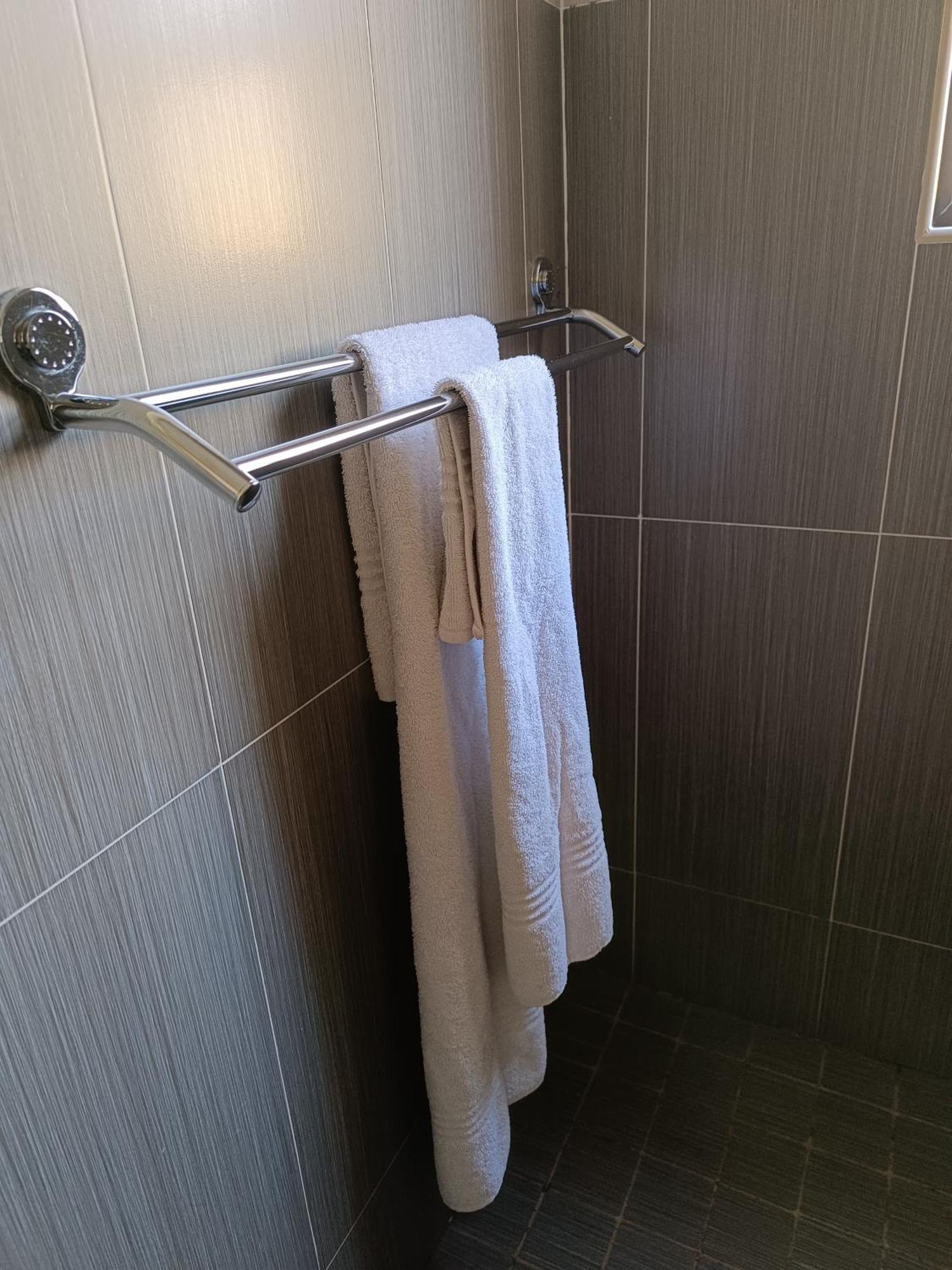 Jacaranda Hotel Harare Ngoại thất bức ảnh