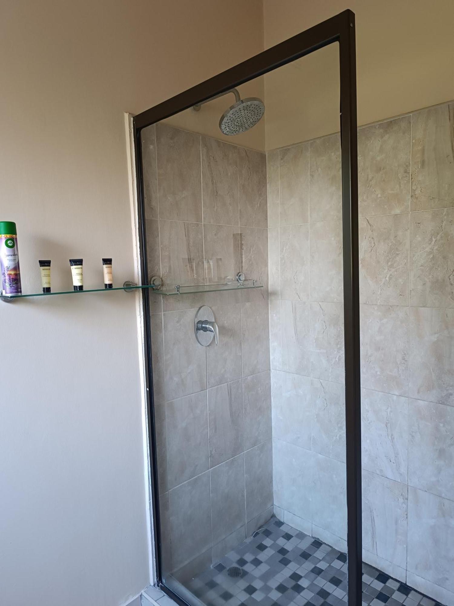 Jacaranda Hotel Harare Ngoại thất bức ảnh
