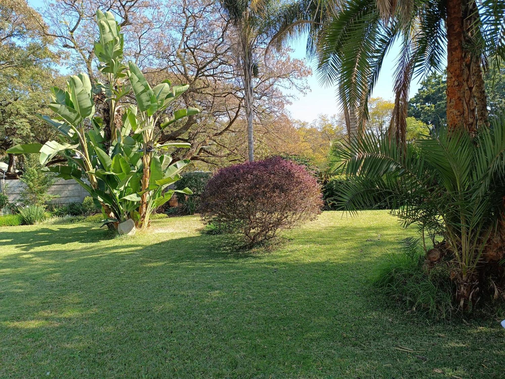Jacaranda Hotel Harare Ngoại thất bức ảnh