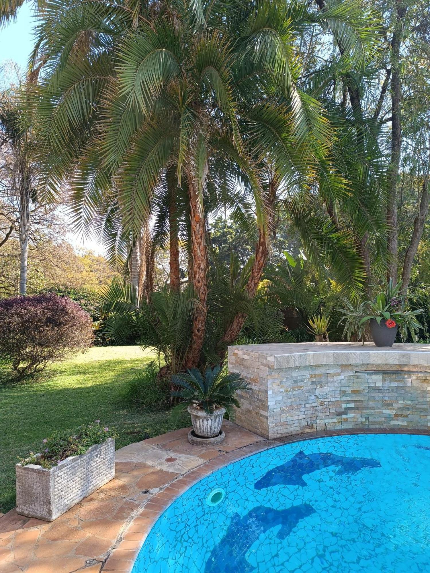 Jacaranda Hotel Harare Ngoại thất bức ảnh