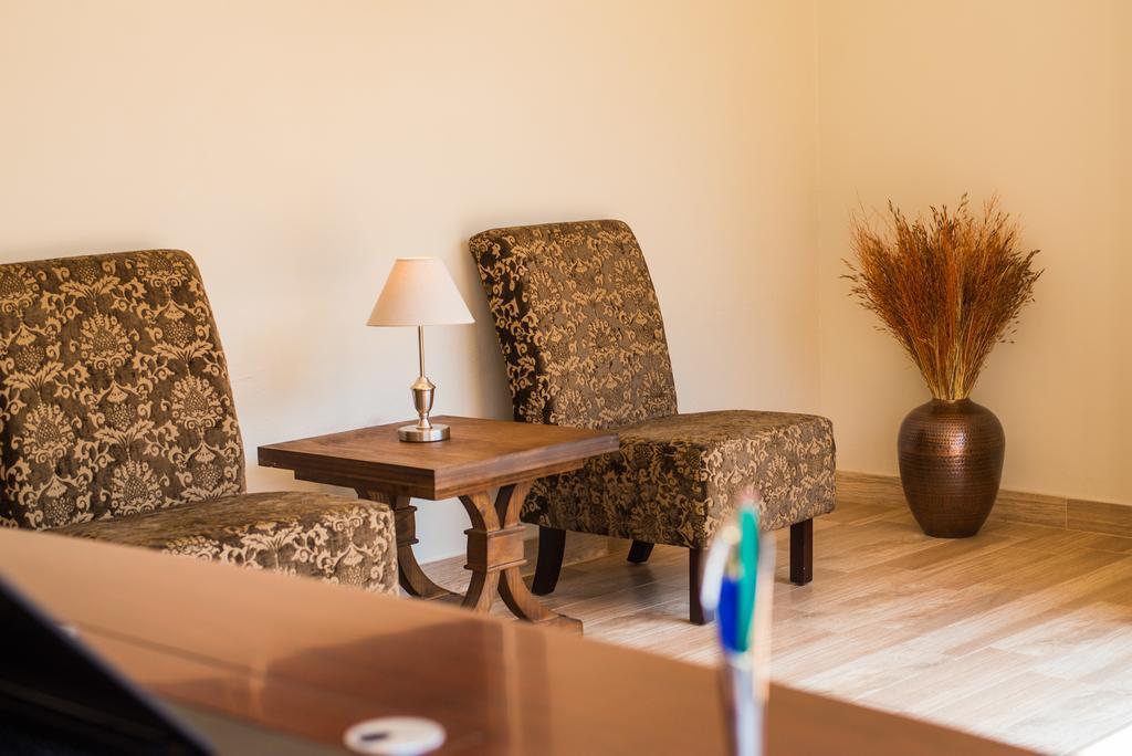 Jacaranda Hotel Harare Ngoại thất bức ảnh