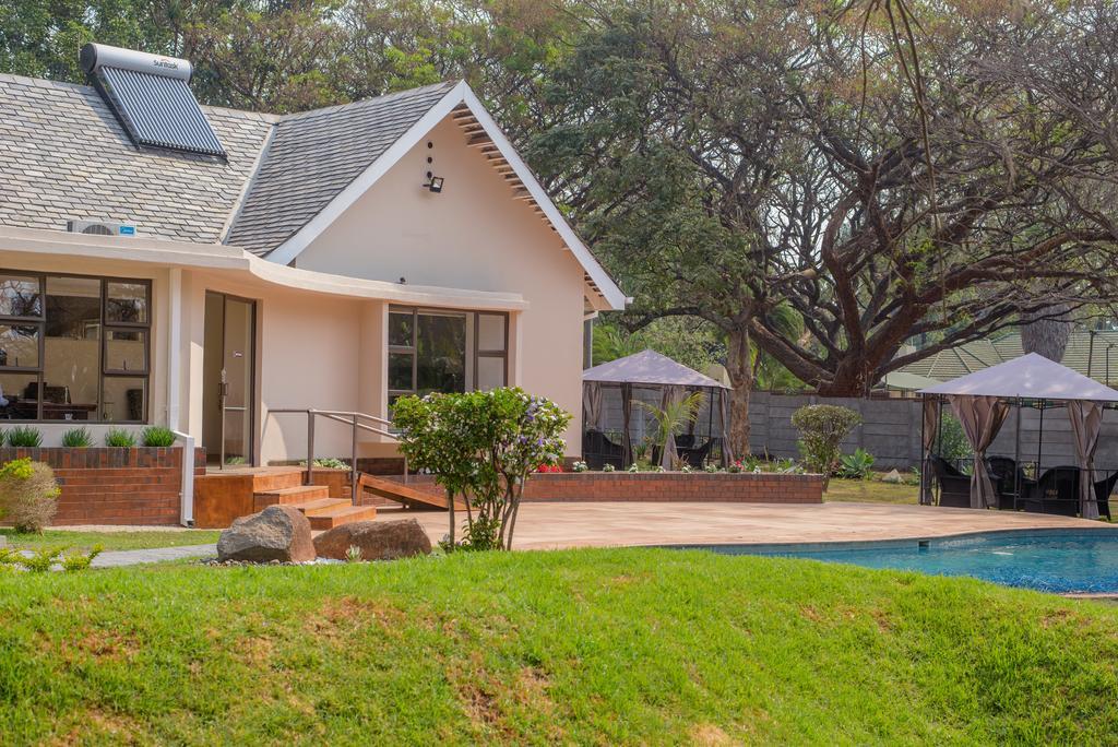 Jacaranda Hotel Harare Ngoại thất bức ảnh