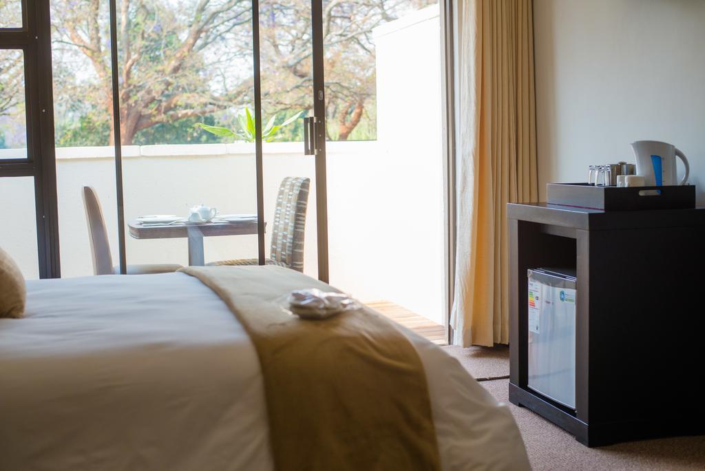 Jacaranda Hotel Harare Ngoại thất bức ảnh