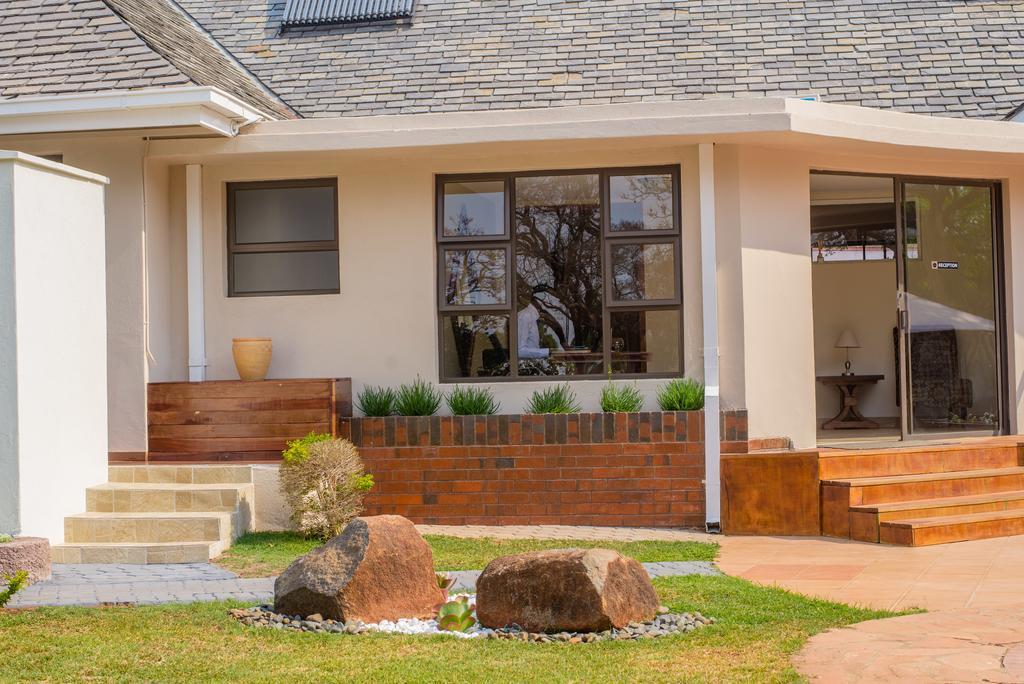 Jacaranda Hotel Harare Ngoại thất bức ảnh