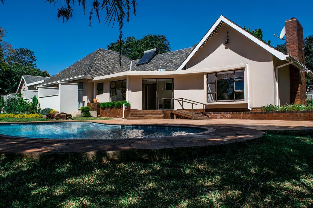 Jacaranda Hotel Harare Ngoại thất bức ảnh